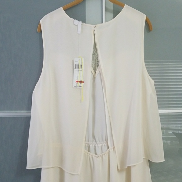 Backless Dress - Picture 4 of 4