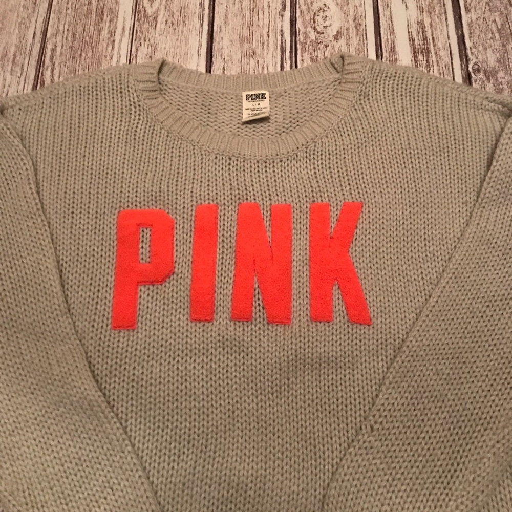 💋PINK Victoria’s Secret Sweater 💕😎