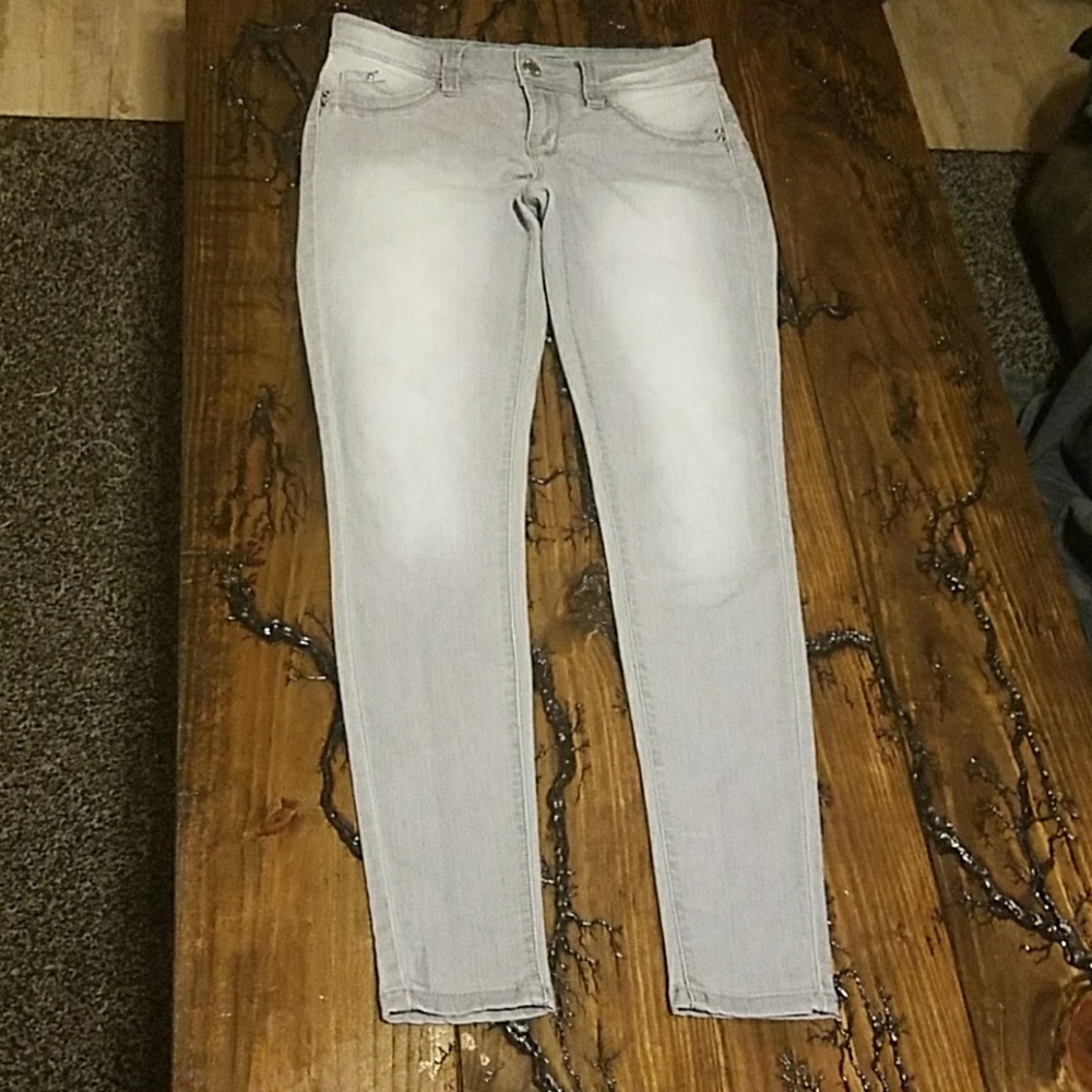 YMI wanna Betta Butt light grey pants