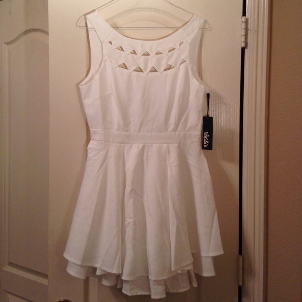 Lulu's white party dress