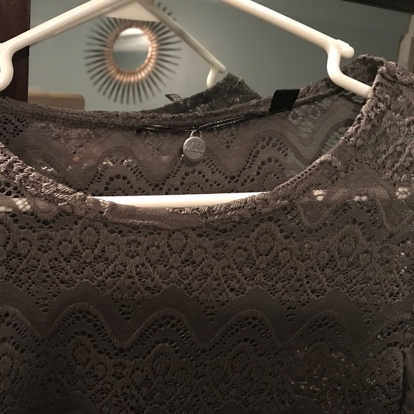 Women's BKE lace shirt xs - Picture 2 of 2