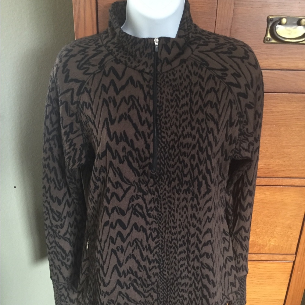Lucy brown and black sweatshirt
