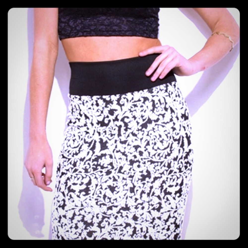 Bebe pencil skirt