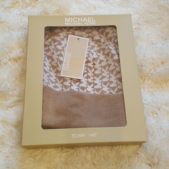●LAST 1● MICHAEL KORS SCARF & HAT set - Picture 2 of 3
