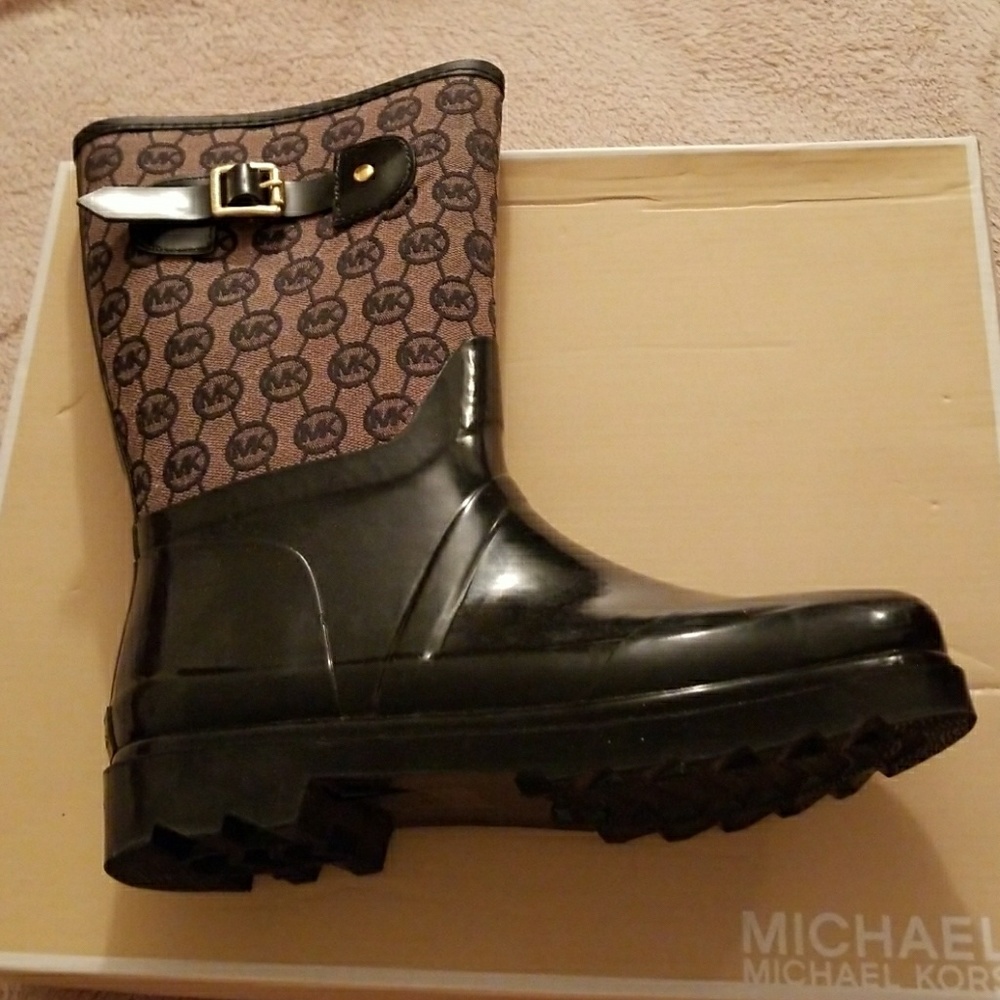 Michael Kors Mid Rainboot
