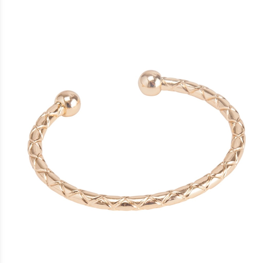 🌼quilt cuff bracelet in gold 🌼