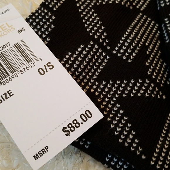 SALE PRICE FIRM - MICHAEL KORS SCARF & HAT set - Picture 3 of 3