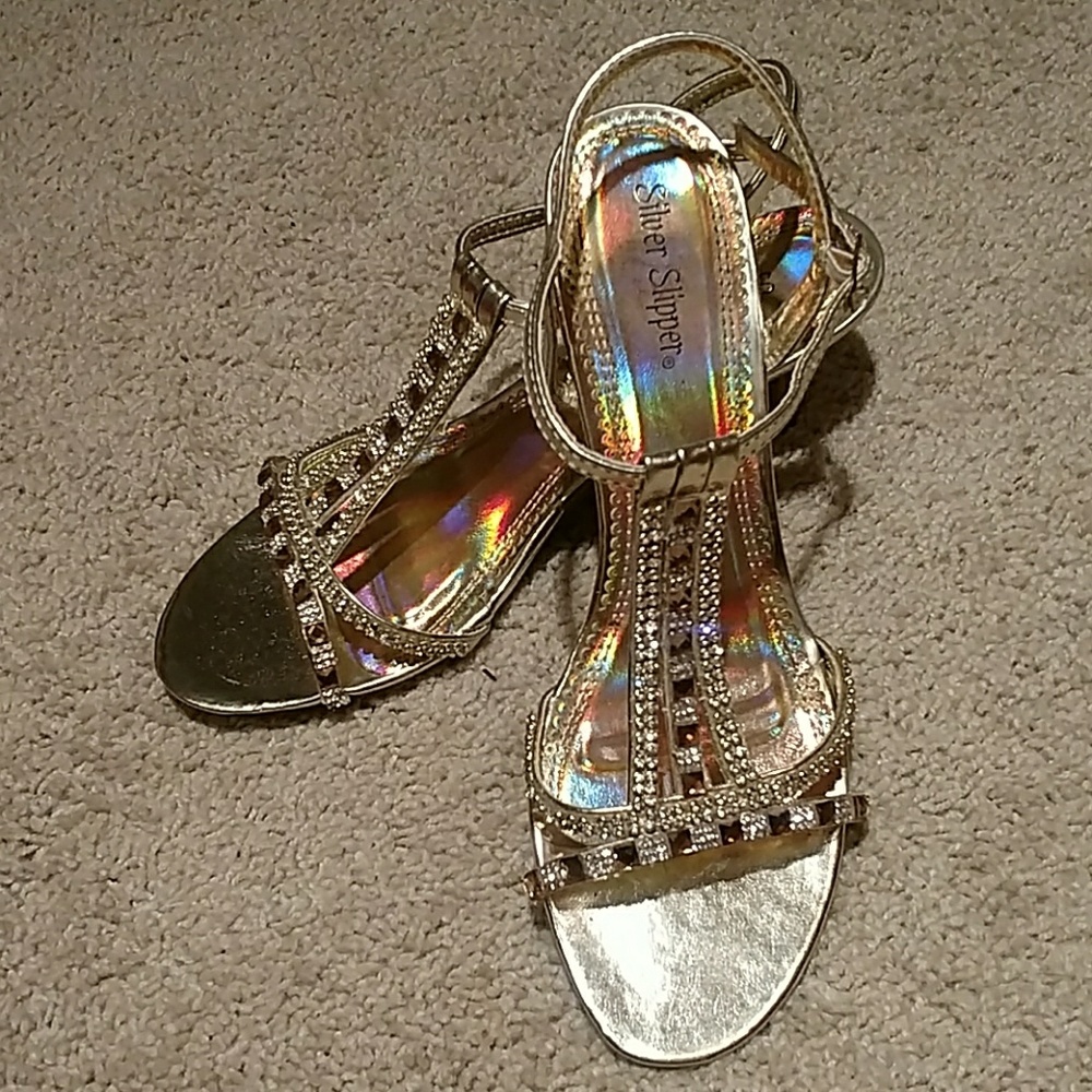 Dazzling, gold heels!  Size 8