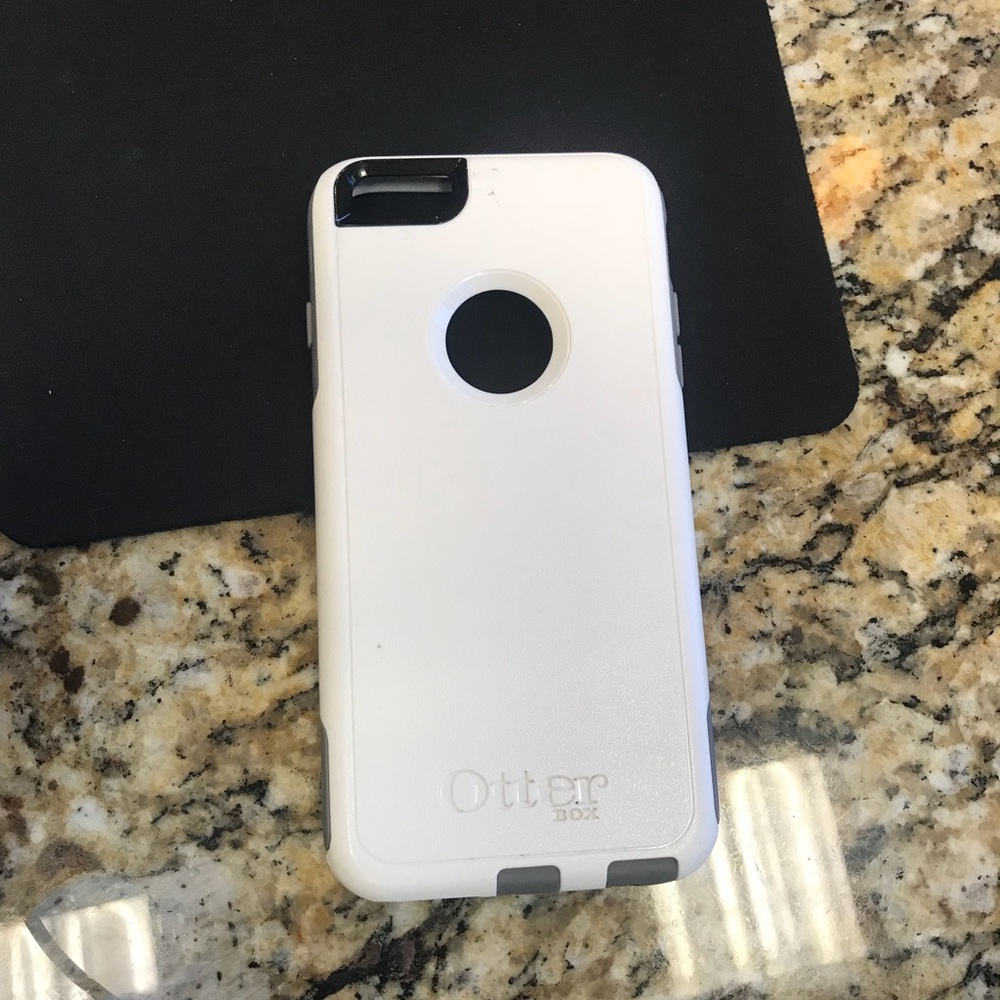 Otter box 6 plus