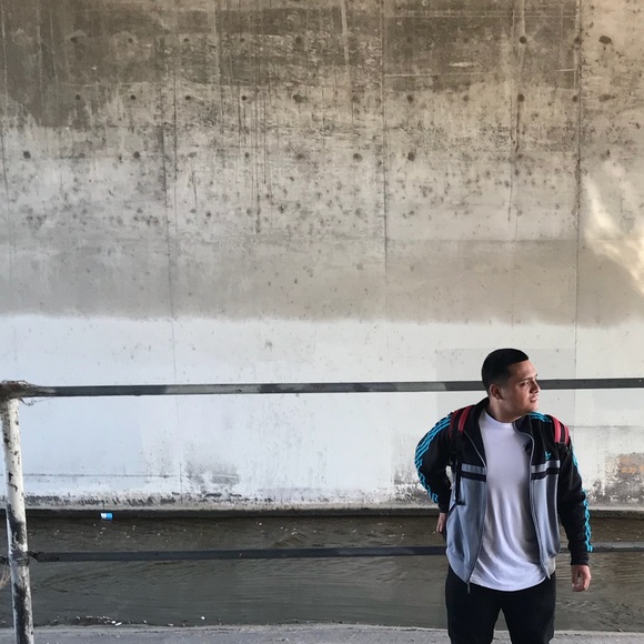 Meet your Posher, Edwin - Picture 1 of 1