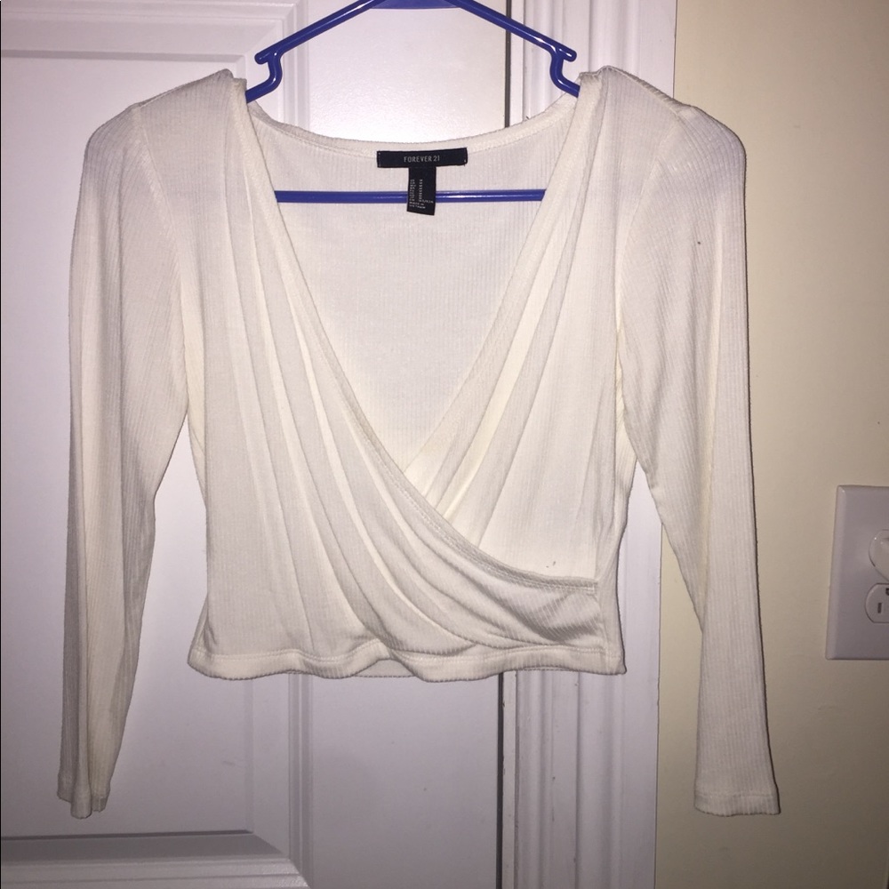White three quarter sleeve crop top