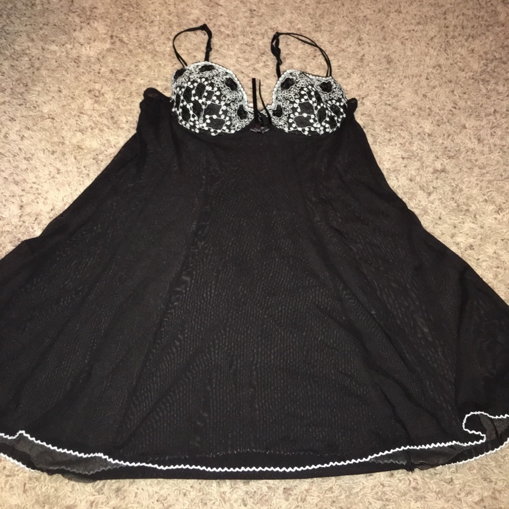 Black size L night gown