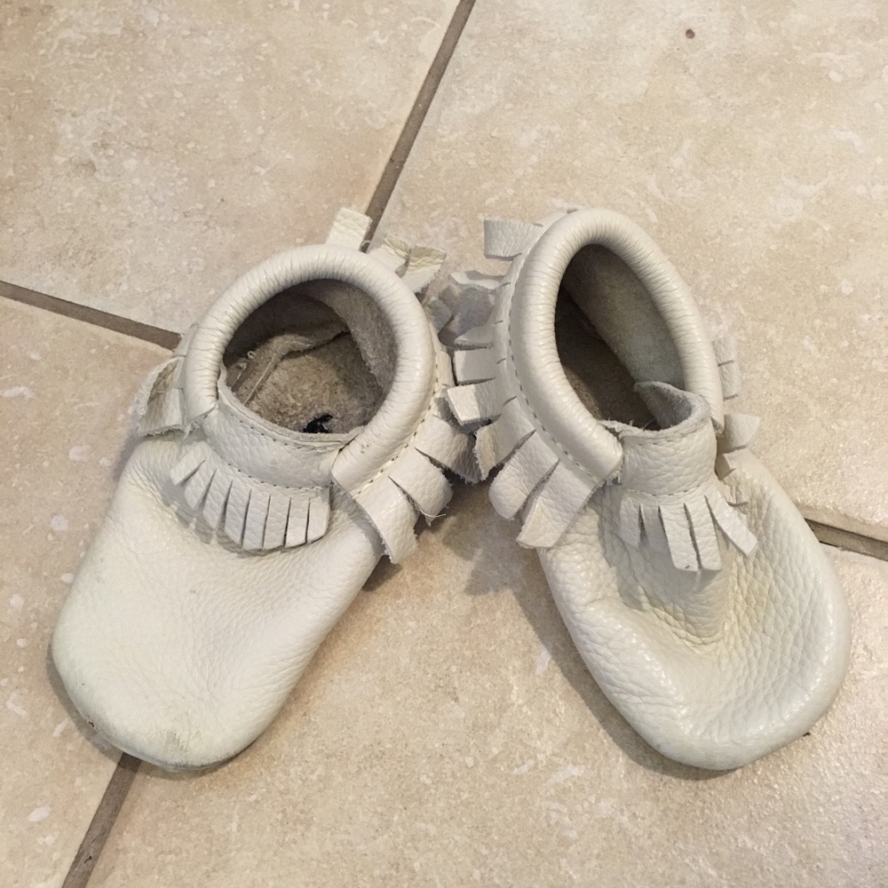 Freshly Picked cream Moccasins size 6