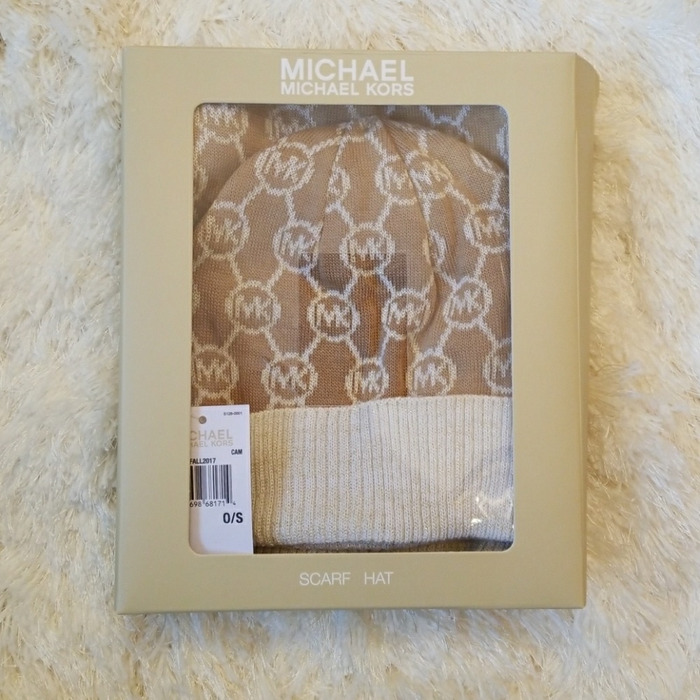 SALE PRICE FIRM - METALLIC MK SCARF&HAT SET - Picture 4 of 4