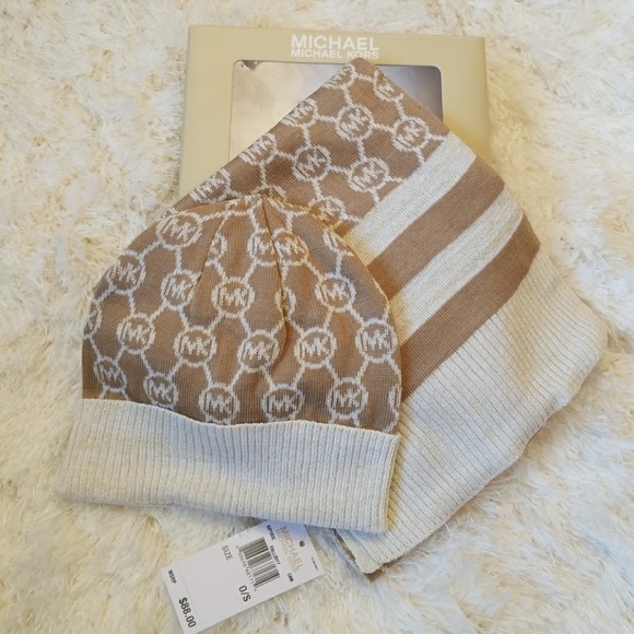 SALE PRICE FIRM - METALLIC MK SCARF&HAT SET - Picture 2 of 4