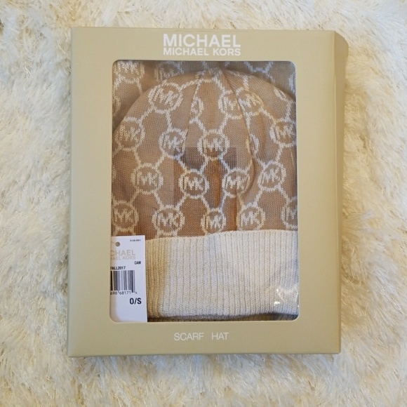 SALE PRICE FIRM - METALLIC MK SCARF&HAT SET - Picture 4 of 4