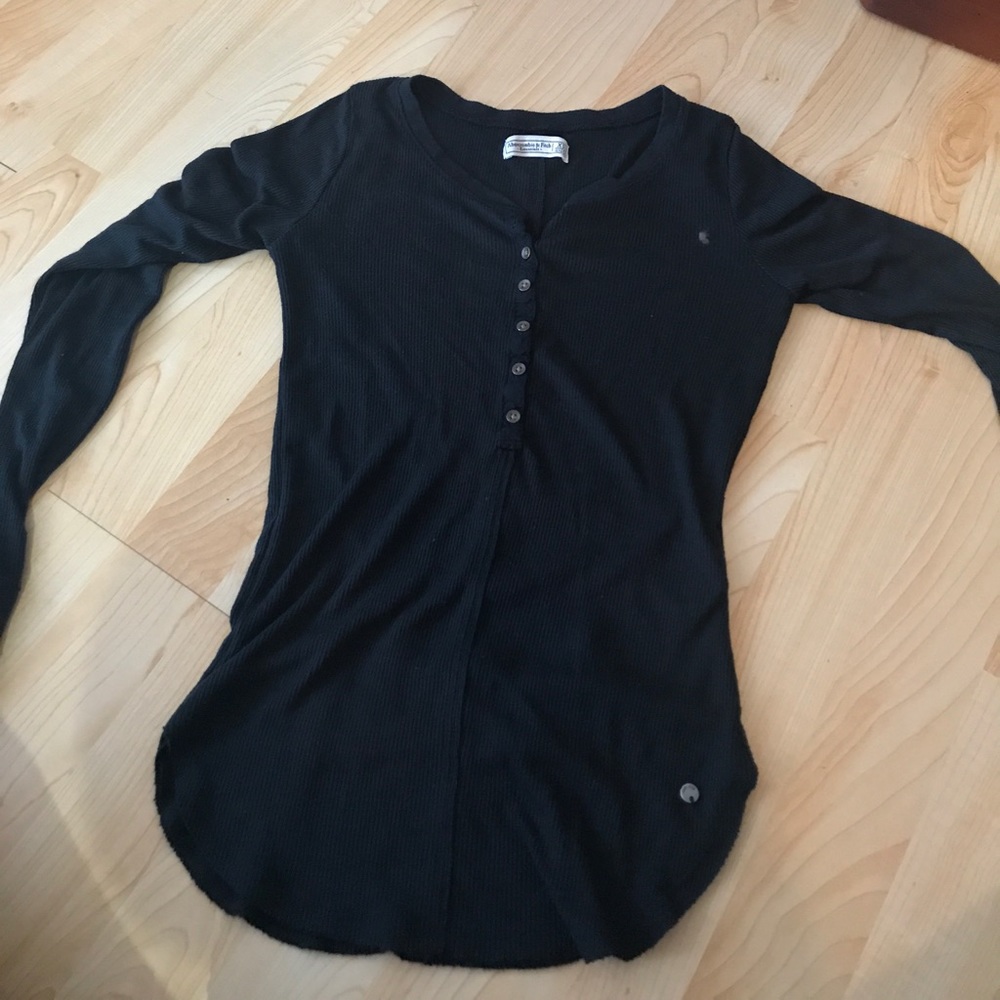 XS Abercrombie long sleeve :)