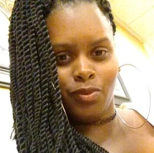 Meet your Posher, Cynthia