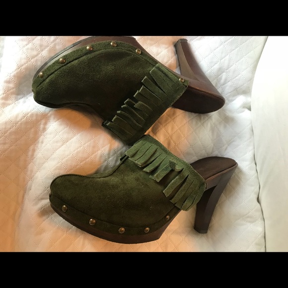 Green Clogs - Picture 4 of 4