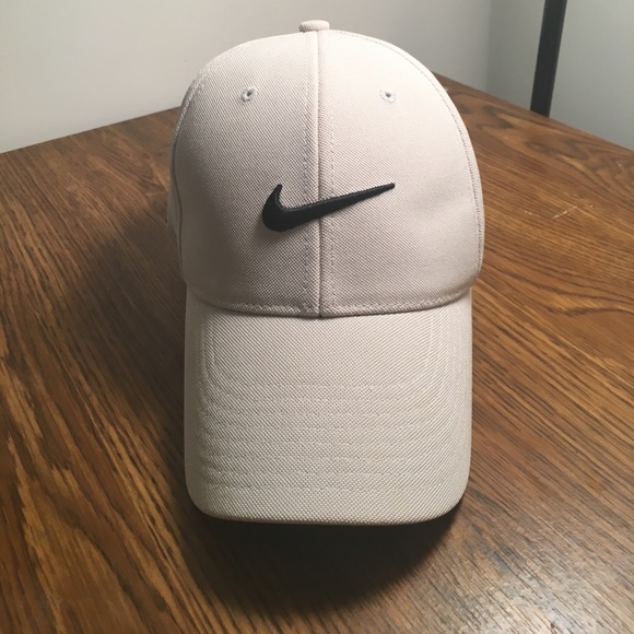 Nike One Victory Red Golf Hat 