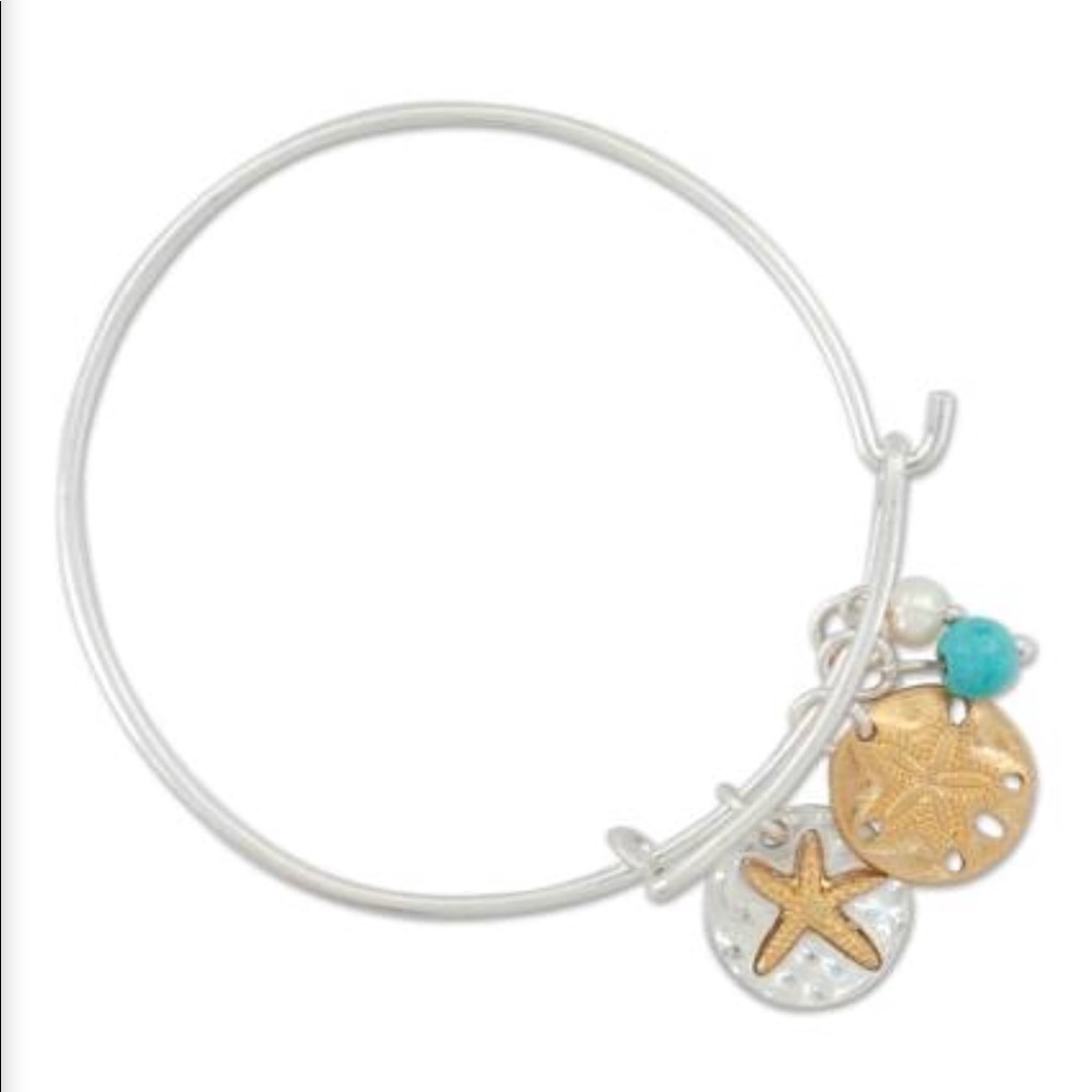 🐚two toned sand dollar and pearl charm bangle