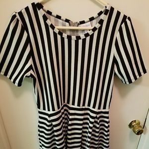 LuLaRoe L striped Amelia EUC