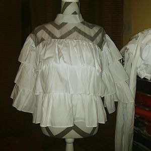 Beautiful!!! white women top, size medium