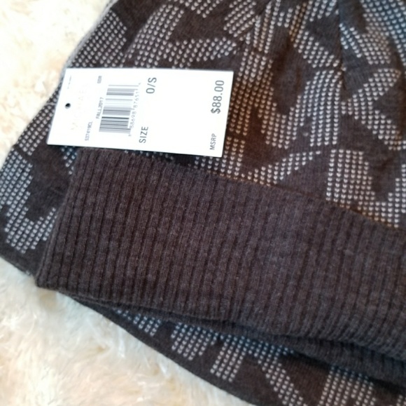 MICHAEL KORS SCARF&HAT SET GRAY - Picture 3 of 3