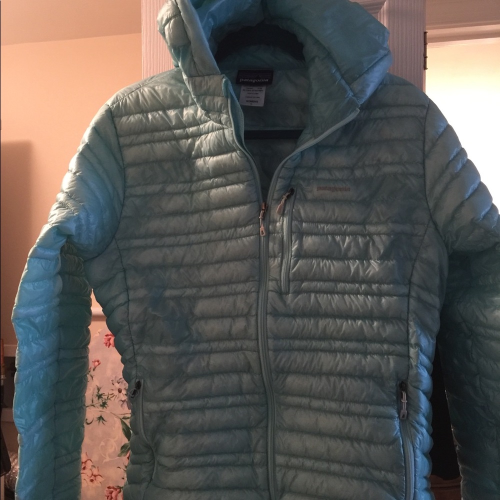 Patagonia Women’s large lite down sweater blue