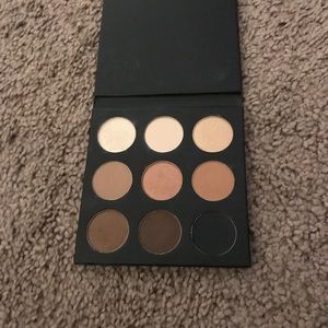 Studio makeup eye shadow palette
