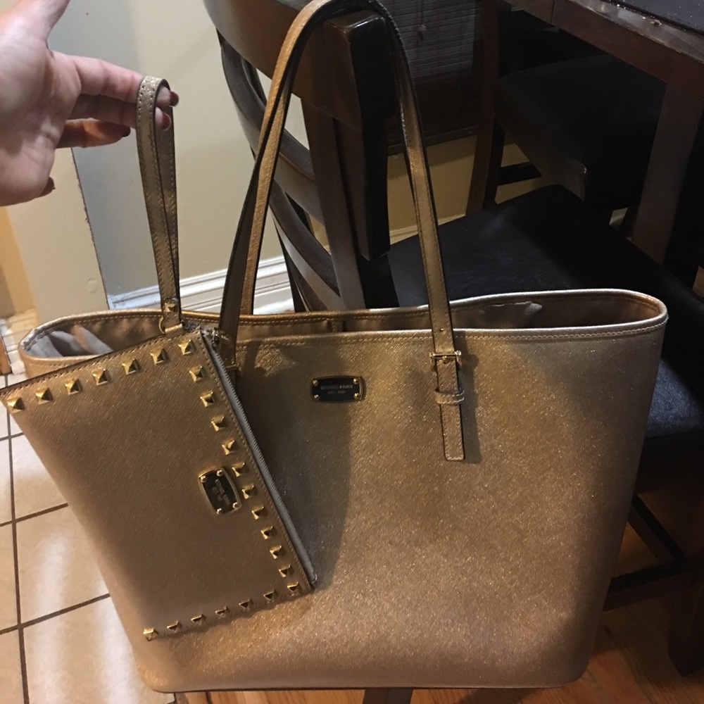 SOLD 💯 authentic MK gold set