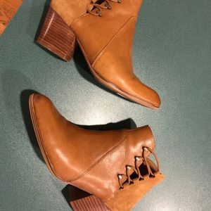 ALDO Booties 7 1/2