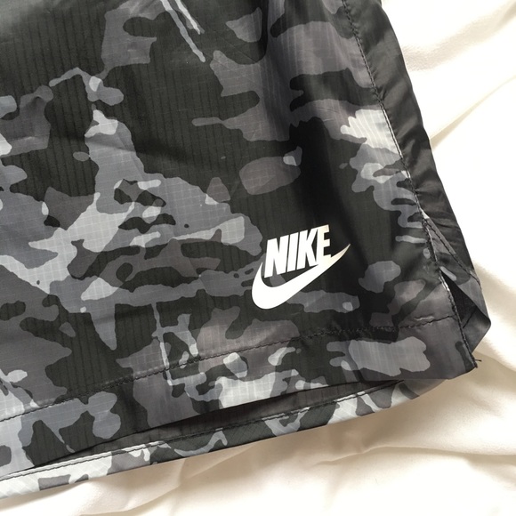 Women's Nike Woven Day Skirt - Picture 4 of 7