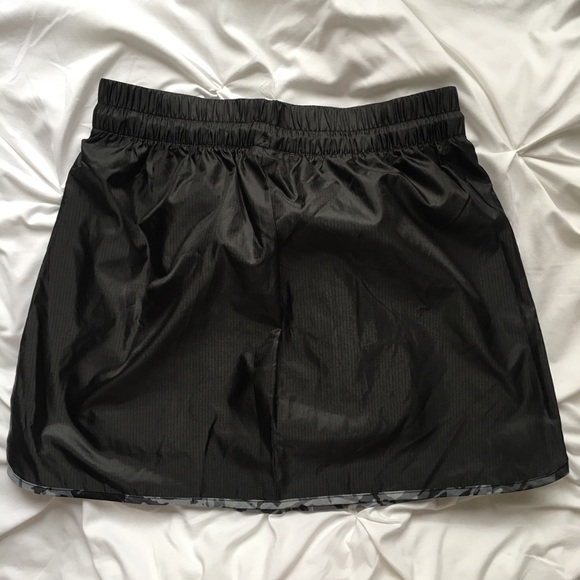 Women's Nike Woven Day Skirt - Picture 6 of 7