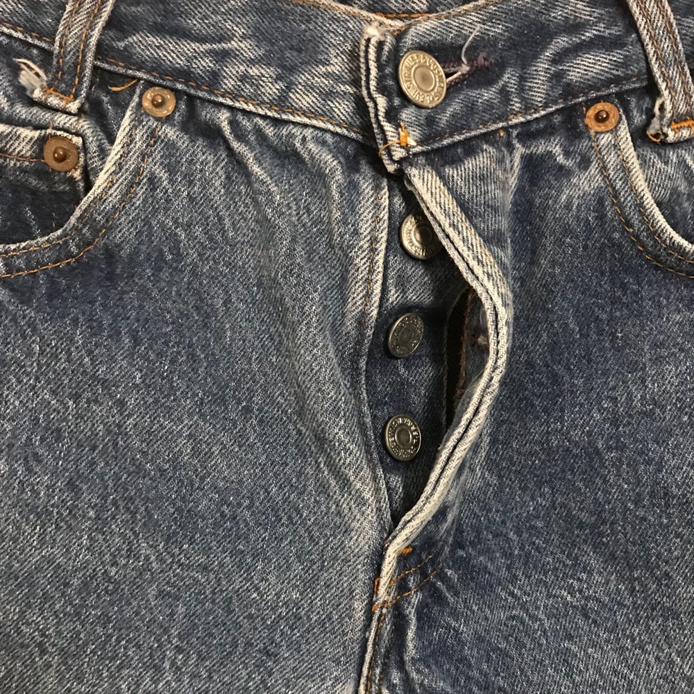 Vintage beautifully faded medium wash Levi’s 701 - Picture 6 of 8