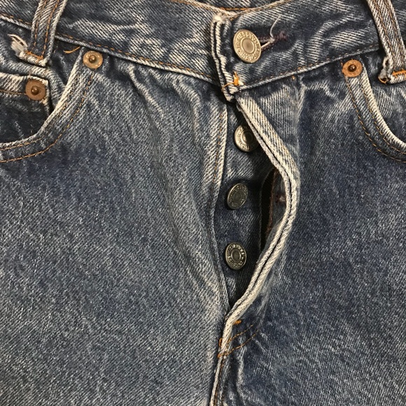 Vintage beautifully faded medium wash Levi’s 701 - Picture 6 of 8