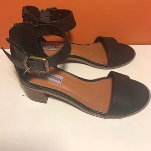 Steve Madden sandal