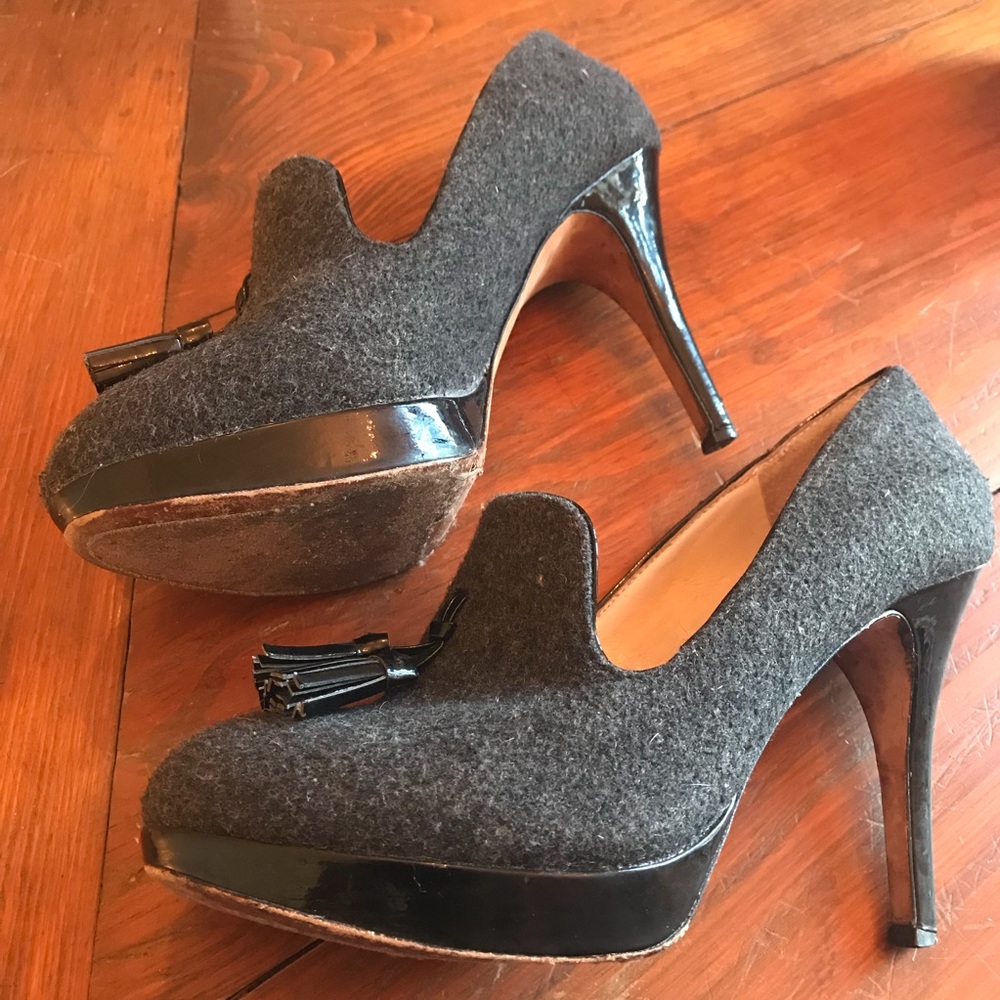 VINCE CAMUTO Emmi Platform Suede Tassle Pumps 6.5 - Picture 2 of 8