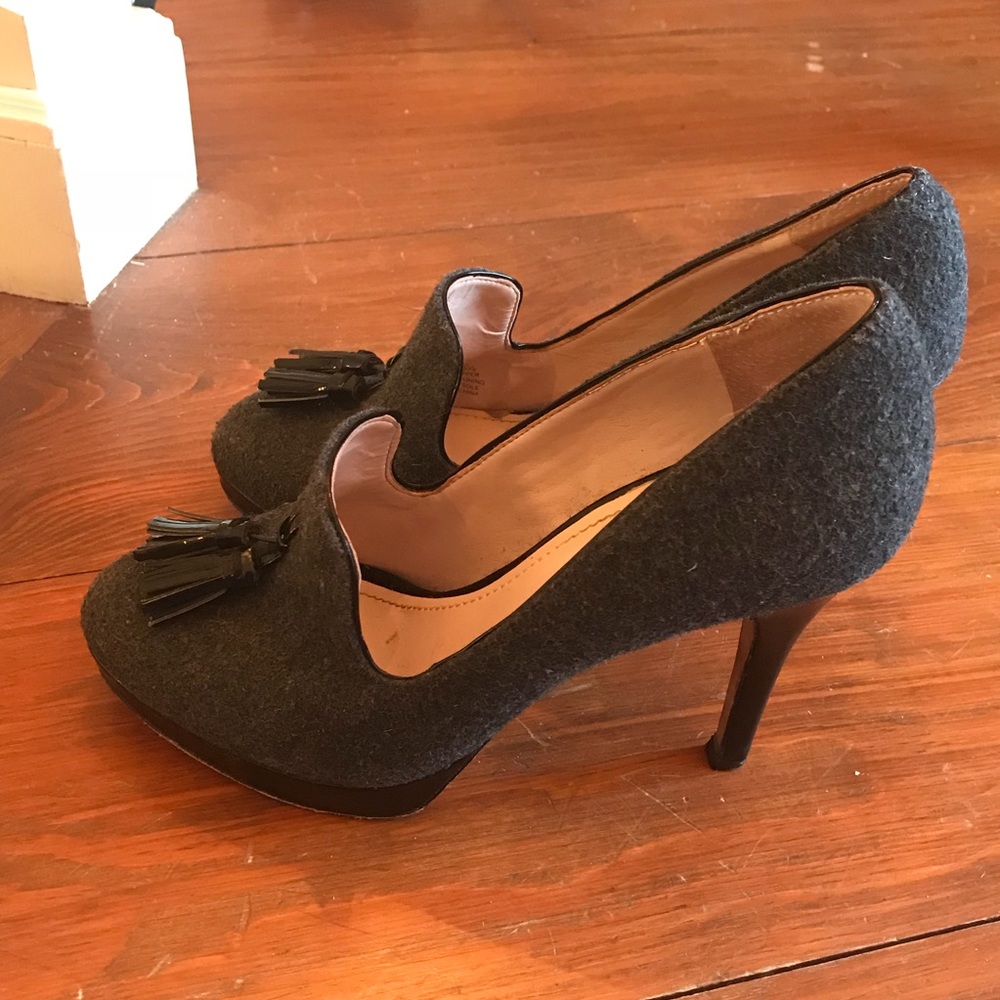 VINCE CAMUTO Emmi Platform Suede Tassle Pumps 6.5 - Picture 7 of 8