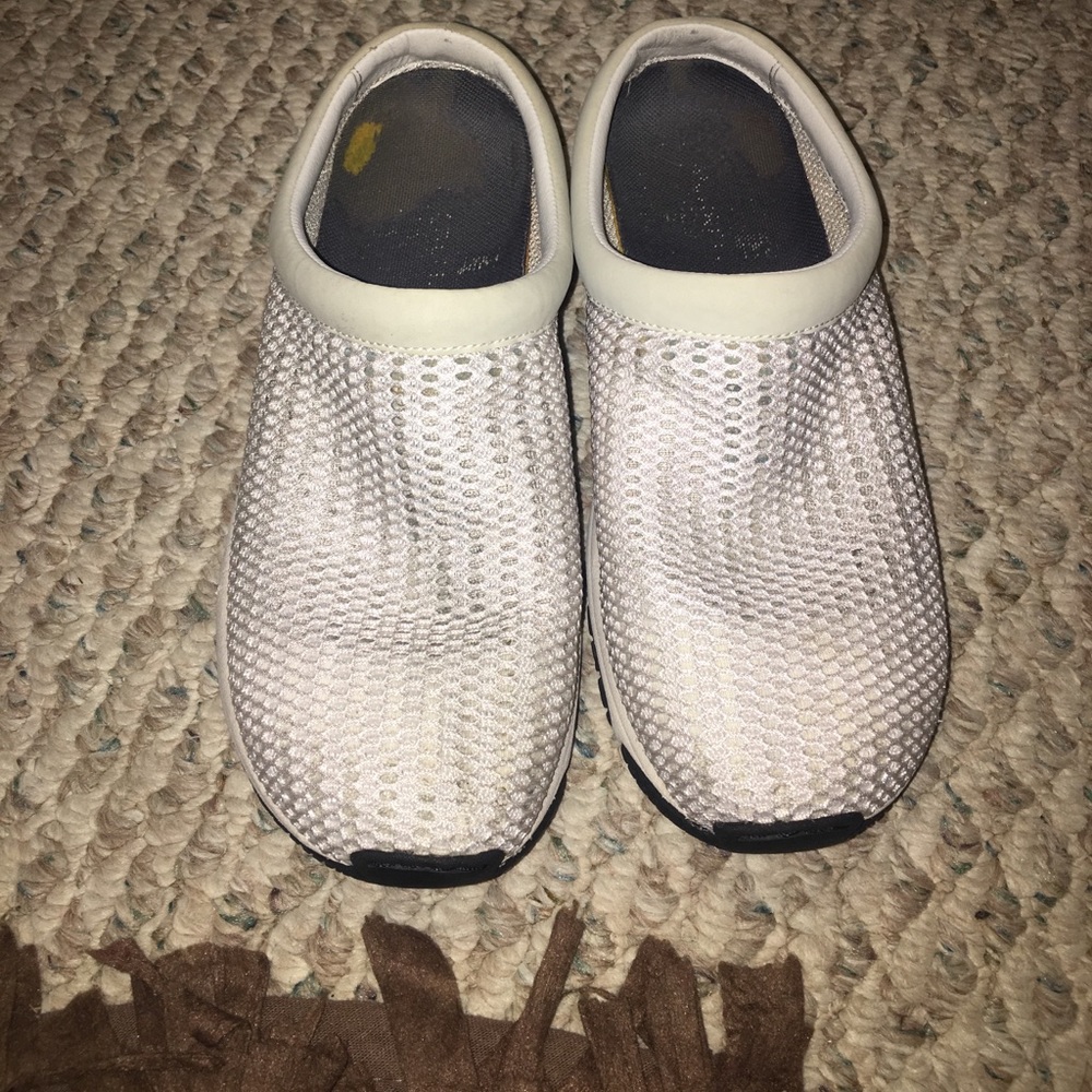 Used Merrell’s size 7.5