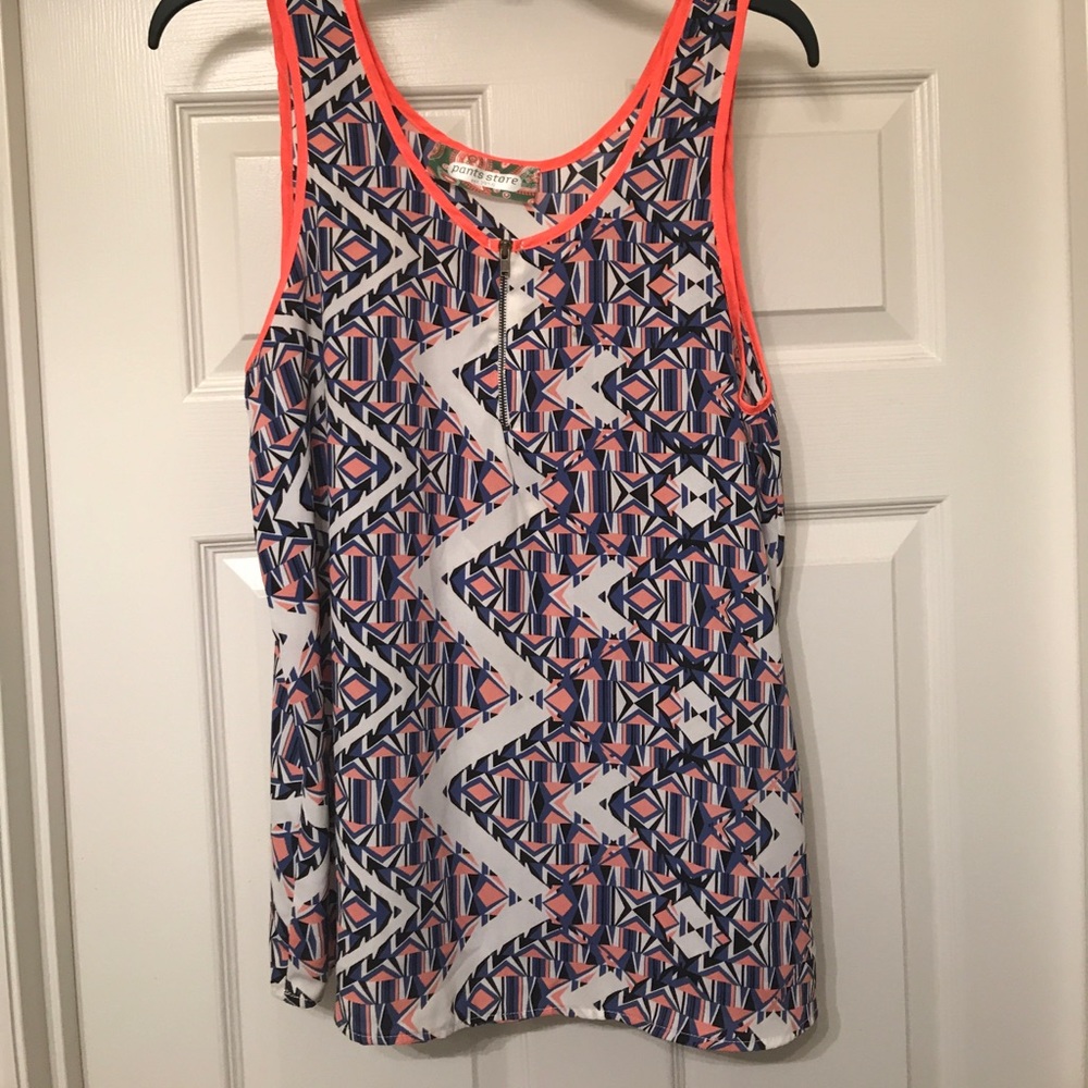 Pants Store printed tank