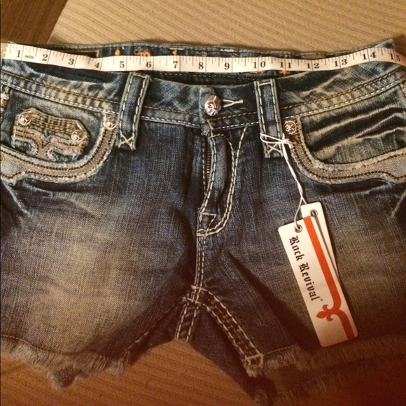 SOLD LOCALLY!!NWT Rock Revival Rosemary shorts - Picture 8 of 8