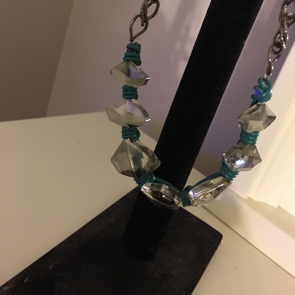 Gray crystal necklace - Picture 2 of 3