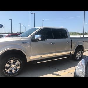 Meet your Posher, Robin