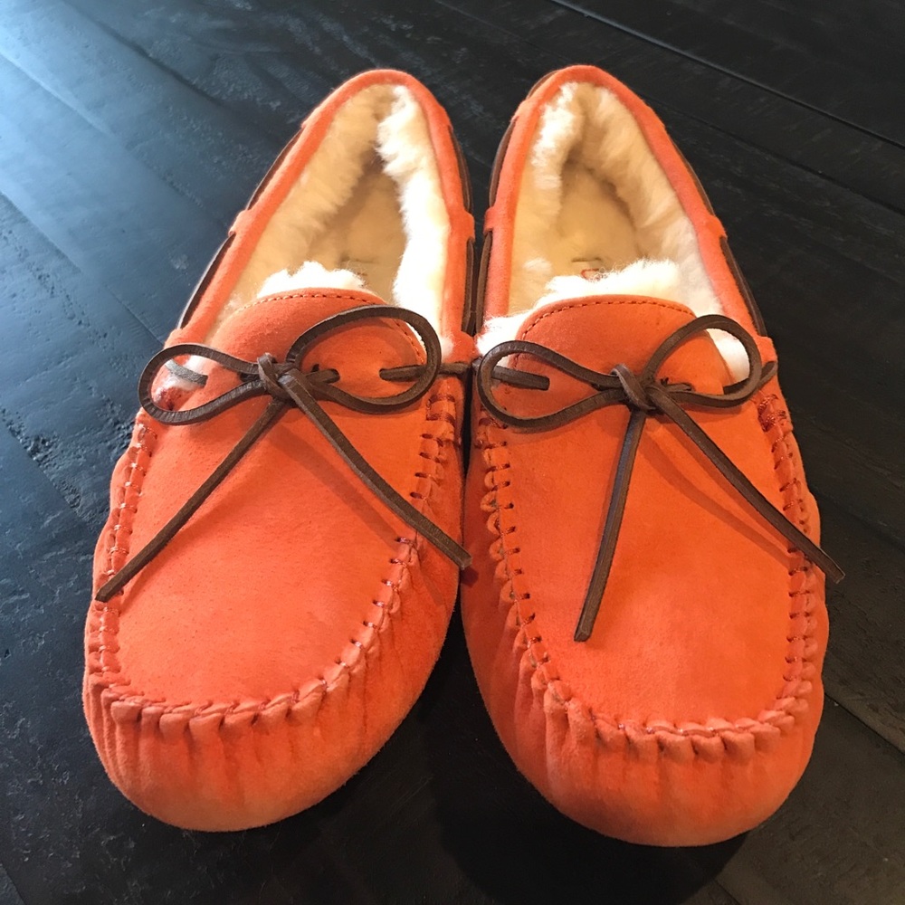 🚫Sold 🚫Ugg Dakota Slipper - Picture 1 of 6