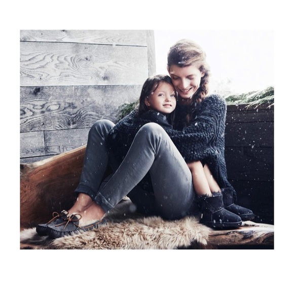 🚫Sold 🚫Ugg Dakota Slipper - Picture 6 of 6