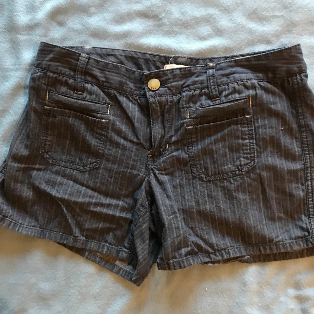 🔹SOLD🔹Gap chambray shorts with stripes, size 6