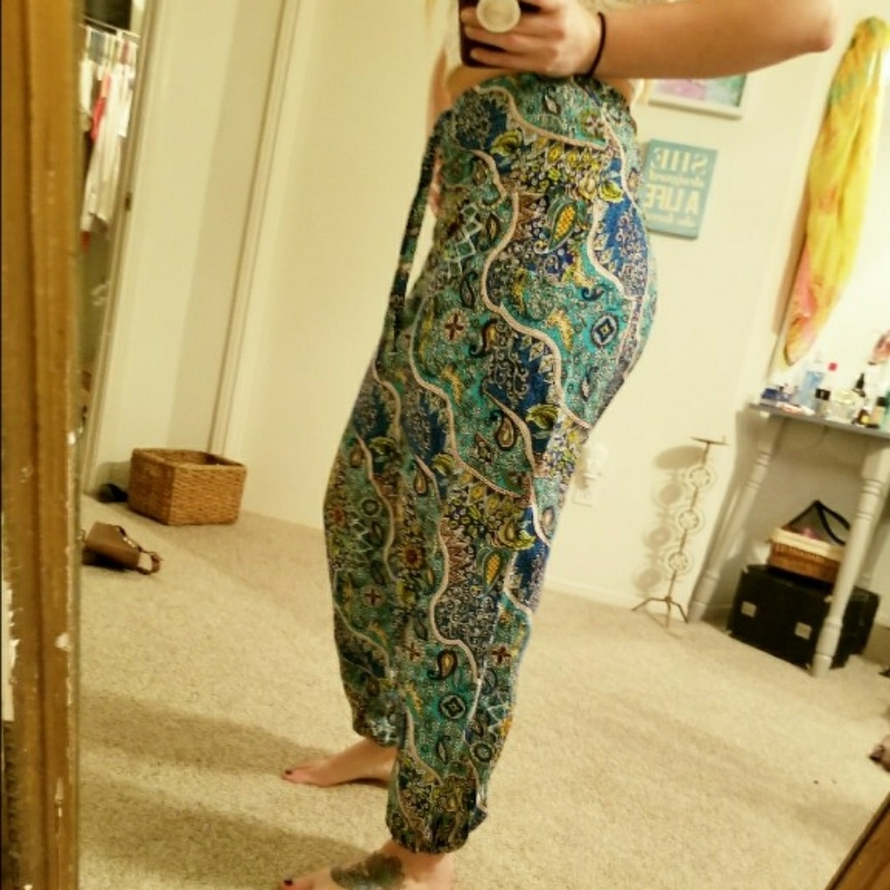 Vibrant paisley printed pants