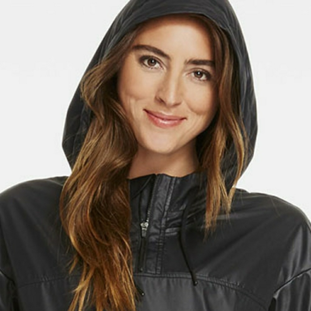 Fabletics Europa Pullover Size Large - image 3