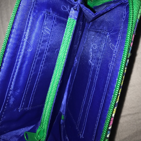 green wristlet - Picture 3 of 3